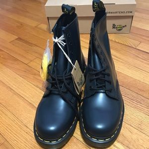 Dr. Martens 1460 8 eye boot